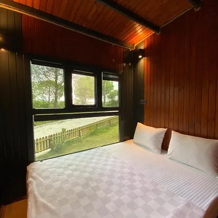 Golifehouses Hotel *
