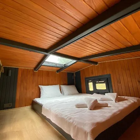 Golifehouses Hotel