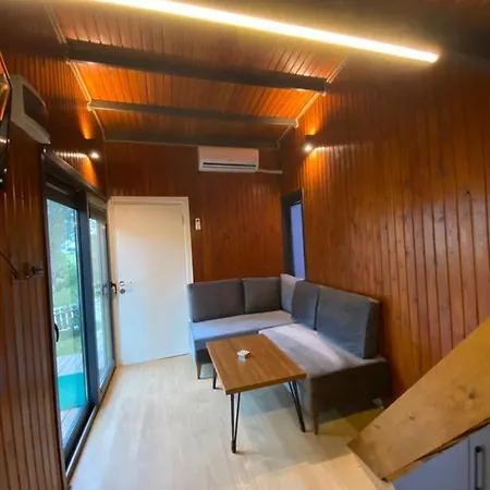 Golifehouses *