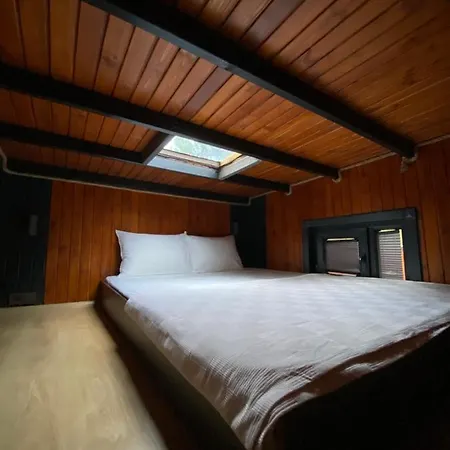 Golifehouses