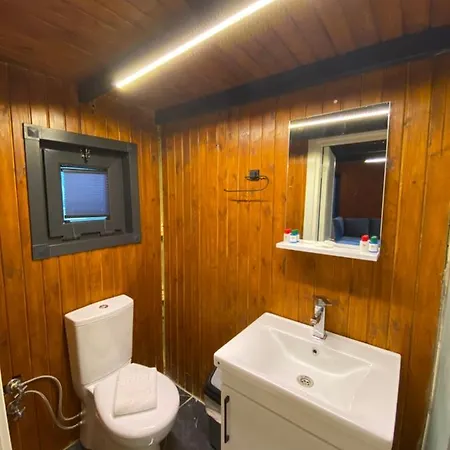 Golifehouses Hotel *